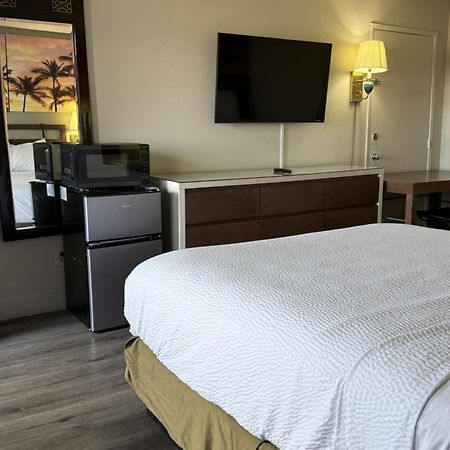 Days Inn By Wyndham Ontario Airport Zewnętrze zdjęcie