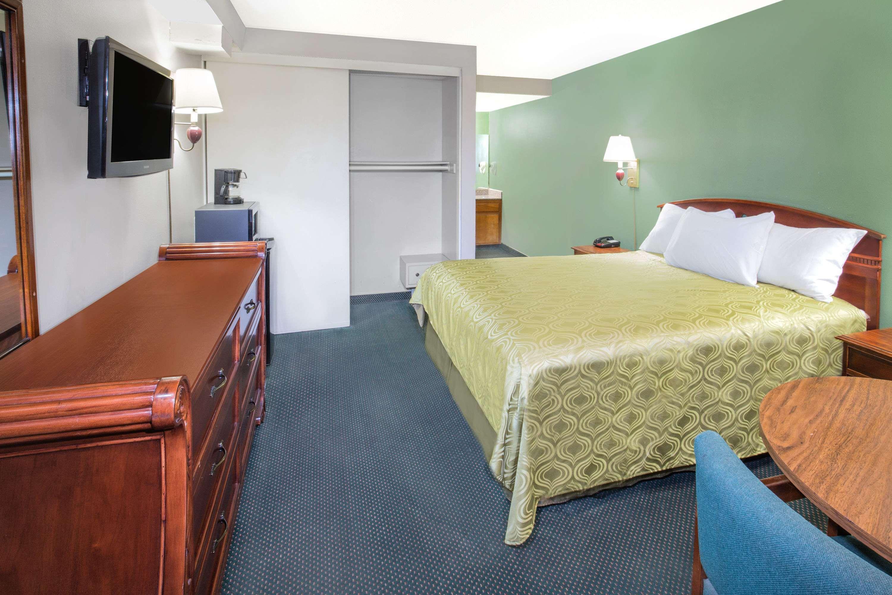 Days Inn By Wyndham Ontario Airport Zewnętrze zdjęcie
