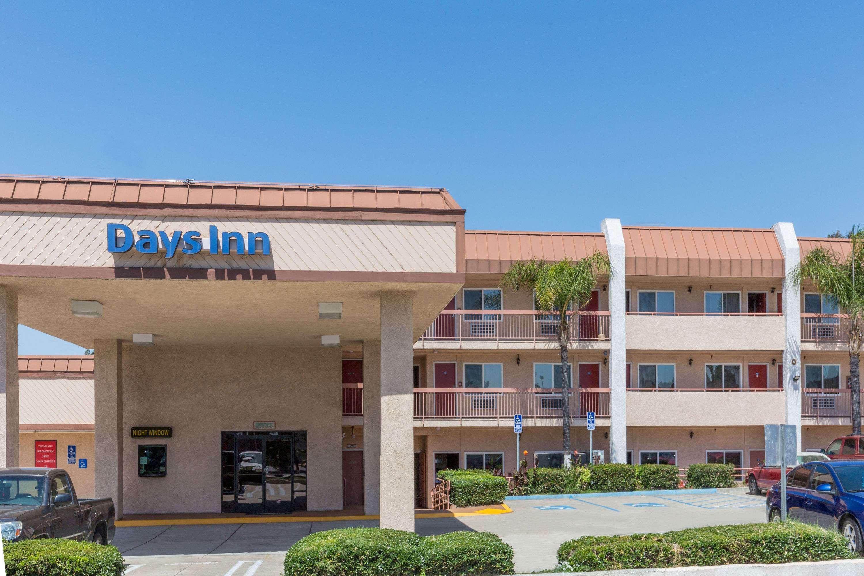 Days Inn By Wyndham Ontario Airport Zewnętrze zdjęcie