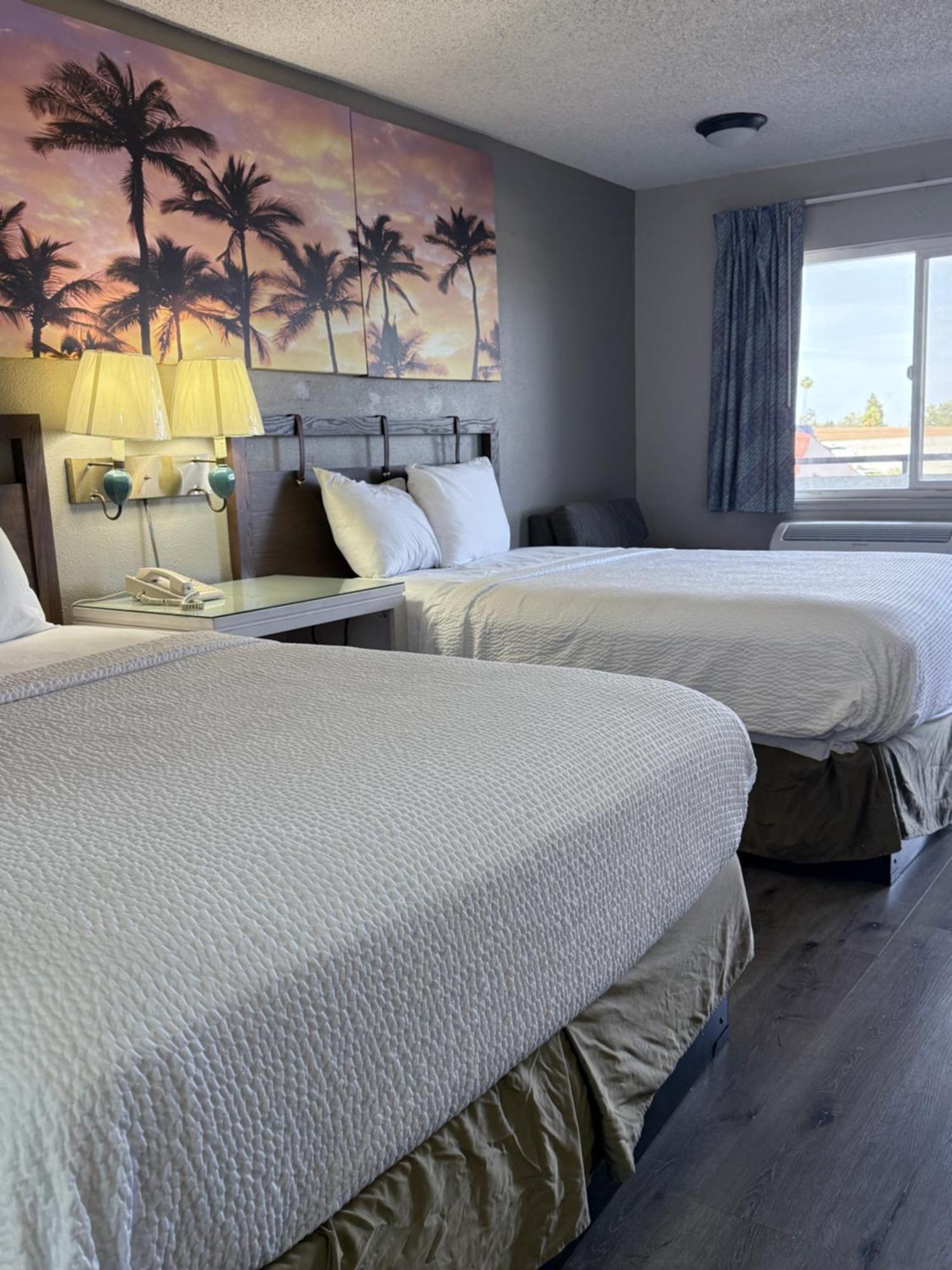 Days Inn By Wyndham Ontario Airport Zewnętrze zdjęcie