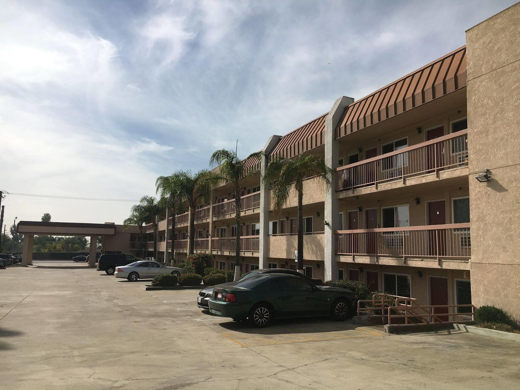 Days Inn By Wyndham Ontario Airport Zewnętrze zdjęcie