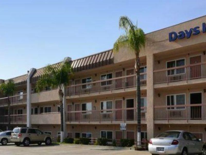 Days Inn By Wyndham Ontario Airport Zewnętrze zdjęcie